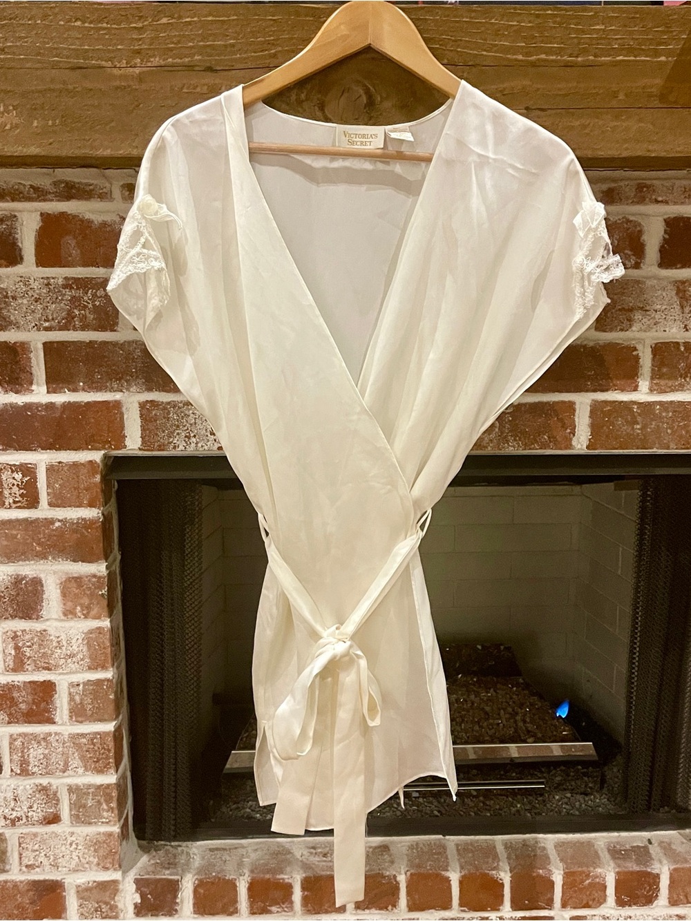 Vintage Victoria's Secret gold label Satin & Lace Wrap Robe Sz M